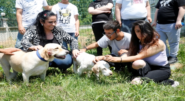 Özel öğrenciler hayvan sevgisi ve bahçe işleriyle hayata adapte oluyor