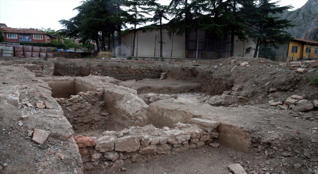 Okul bahçesinde tarihi hamam kalıntıları bulundu