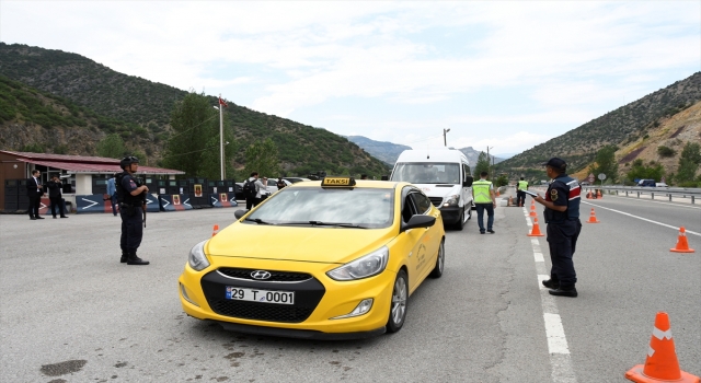 Gümüşhane’de Jandarma Ekipleri Trafik Denetimi Yaptı