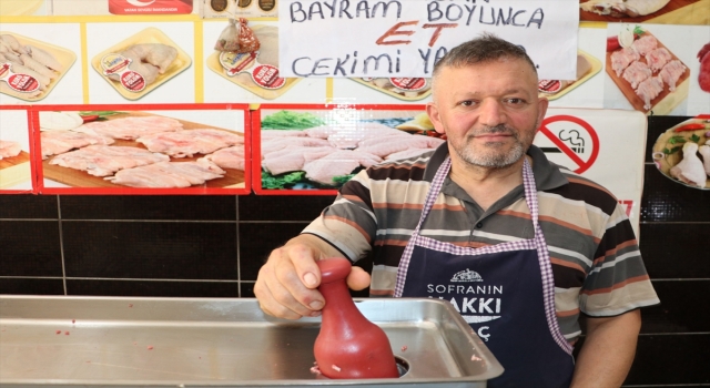 Havza’da kasap ve şarküterilerde kıyma mesaisi başladı