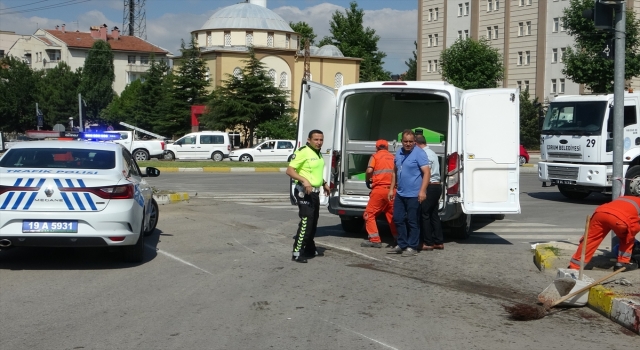 Çorum’da Freni Patlayan Vincin Kaldırımda Çarptığı İki Yaya Hayatını Kaybetti