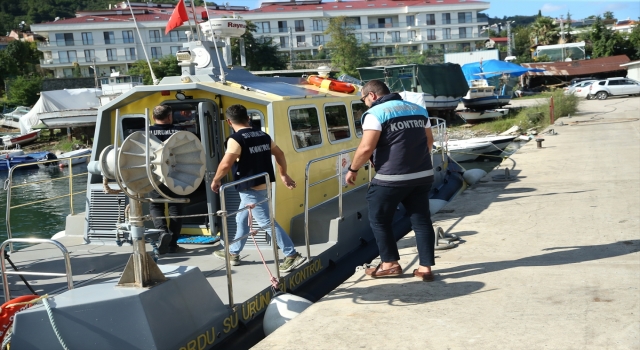 Karadeniz’de avlanan gırgır teknelerinde ”balık boyu” denetimi yapıldı