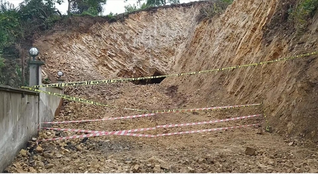 Ordu’da belediyenin yol çalışmasında mağara bulundu