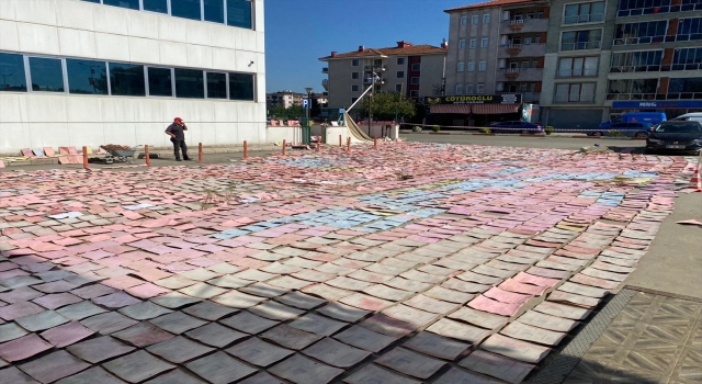 Bartın’daki selde ıslanan SGK arşivindeki dosyalar kurum bahçesinde kurutuluyor