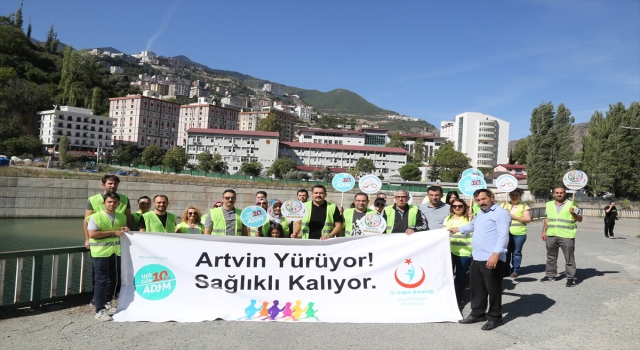 Artvin’de Sağlıklı Yaşam Yürüyüşü gerçekleştirildi