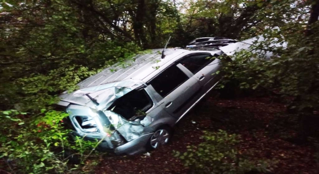 Samsun’da yol kenarına devrilen otomobildeki 1 kişi öldü, 3 kişi yaralandı