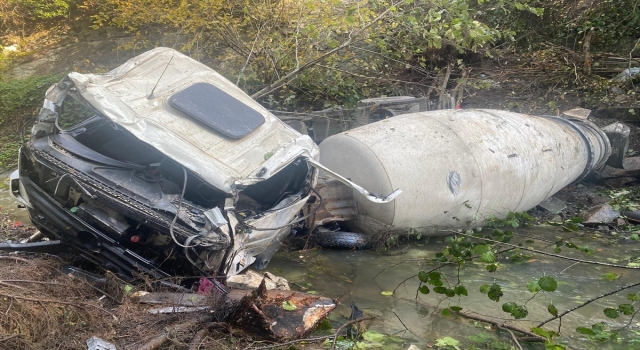 Trabzon’da devrilen beton mikserinin sürücüsü öldü