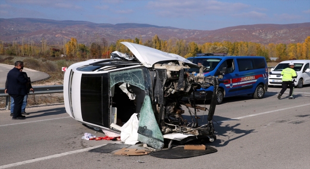 Tokat’ta devrilen otomobilin sürücüsü yaralandı