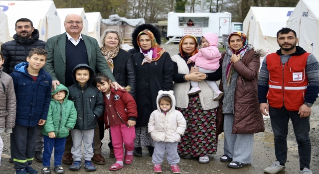 Gölyaka’da 800’ün üzerinde depremzede 243 çadırda konaklamayı sürdürüyor