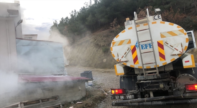 Sinop’ta tekstil fabrikasında çıkan yangında 10 kişi dumandan etkilendi