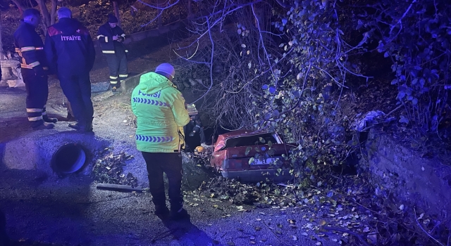 Zonguldak’ta su kanalına devrilen otomobilin sürücüsü öldü