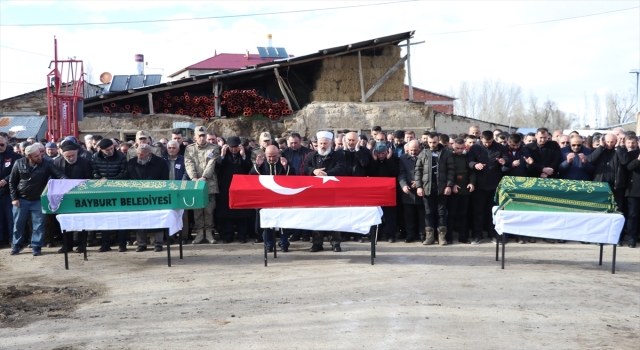 Kazada hayatını kaybeden uzman çavuş ile ailesi defnedildi