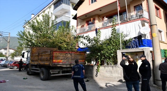 Karabük’te bir evden 2 kamyon çöp çıktı