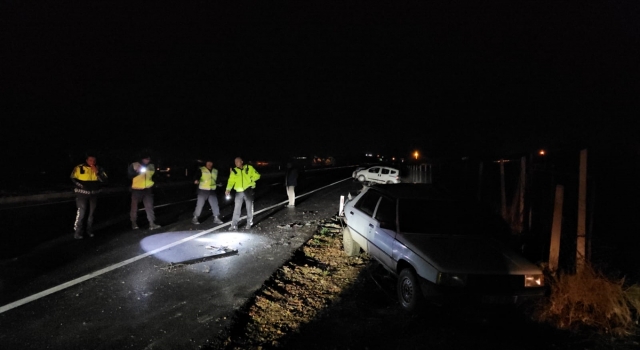 Çorum’da park halindeki otomobile çarpan aracın sürücüsü yaralandı