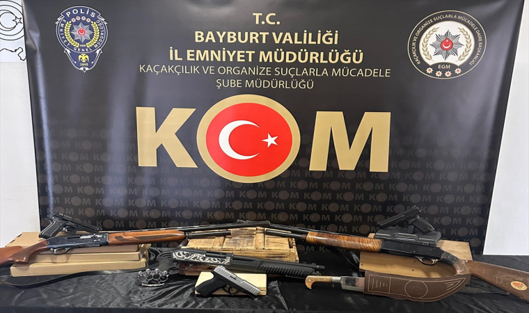 Bayburt merkezli silah kaçakçılığı operasyonunda 19 zanlı yakalandı