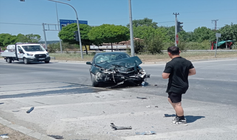 Samsun’da iki otomobilin çarpıştığı kazada 2 kişi yaralandı