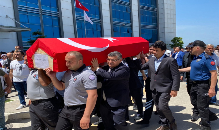 Sinop’ta otomobille sağlık personelinin bulunduğu araç çarpıştı, 4 kişi öldü, 2 kişi yaralandı