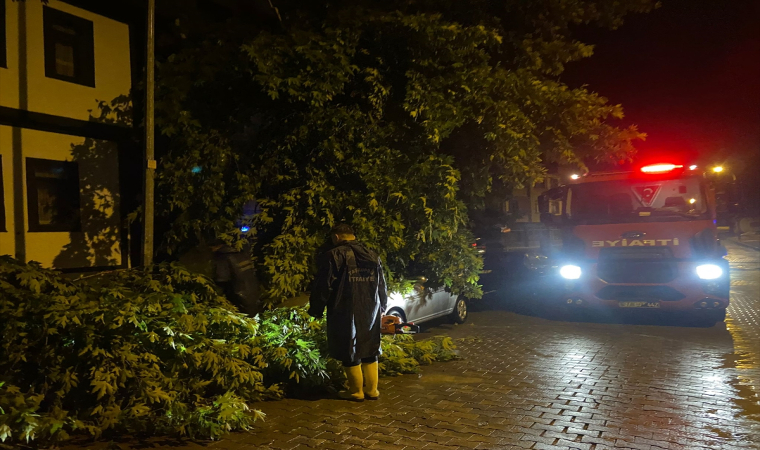 Kastamonu’da şiddetli fırtına etkili oldu