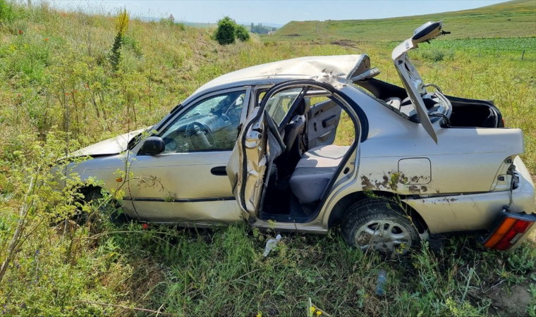 ÇorumYozgat kara yolundaki iki ayrı kazada 9 kişi yaralandı