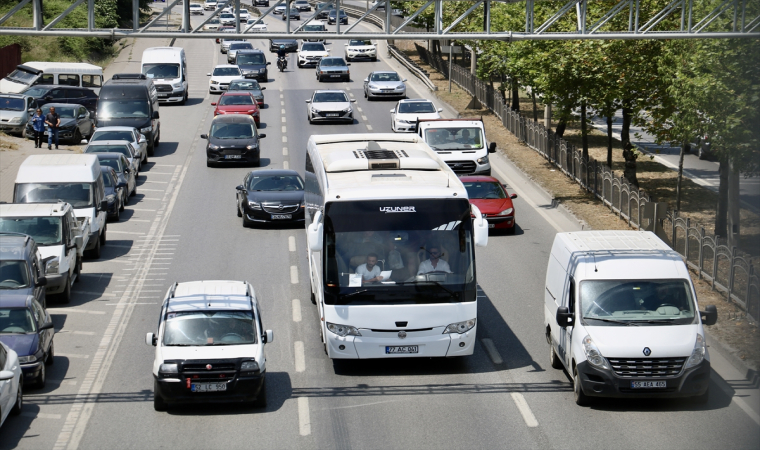 SamsunTrabzon kara yolunda bayram yoğunluğu yaşanıyor