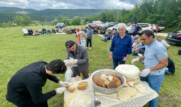 Cumhurbaşkanlığı YİK Üyesi Şahin, Karabük’te bayramlaşma etkinliğine katıldı