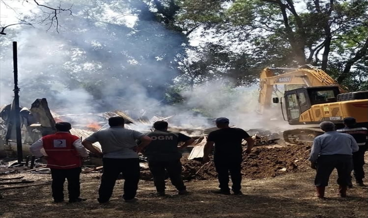 Sinop’ta çıkan yangında 5 ev zarar gördü