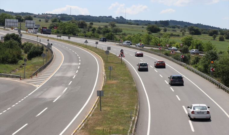 Düzce ve Bolu kesiminde bayram tatili dönüşü hareketliliği yaşanıyor