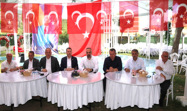 CHP Amasya Milletvekili Karagöz, Taşova ilçesinde muhtarlarla bir araya geldi