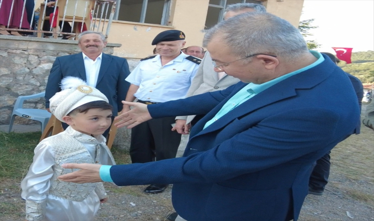 Amasya’da jandarma, şehit çocuğu için sünnet töreni düzenledi