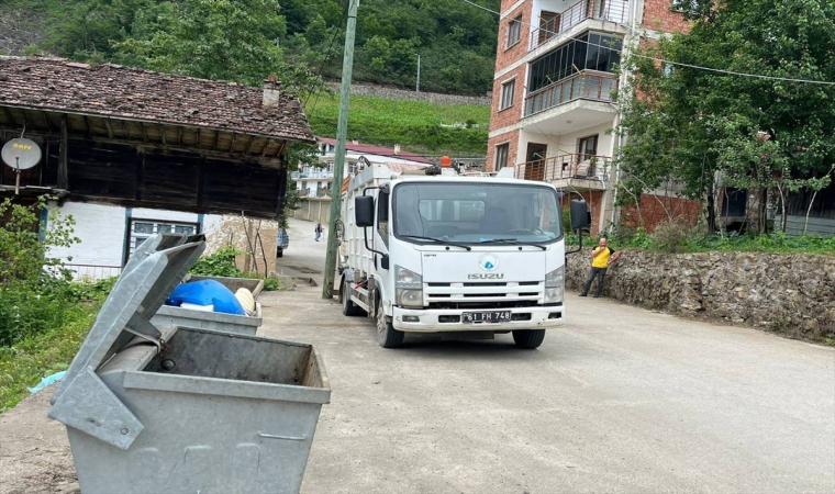 Trabzon’da çöp kamyonu ile direk arasında sıkışan işçi öldü