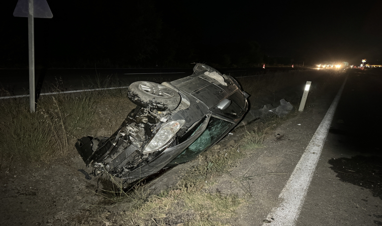 Kastamonu’da devrilen otomobildeki baba ve oğlu yaralandı