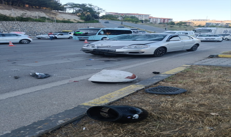 Karabük’te otomobille çarpışan motosikletteki 2 kişi yaralandı