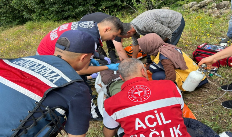 Epilepsi hastası, ulaşım güçlüğü nedeniyle evinden ambulans helikopterle alındı