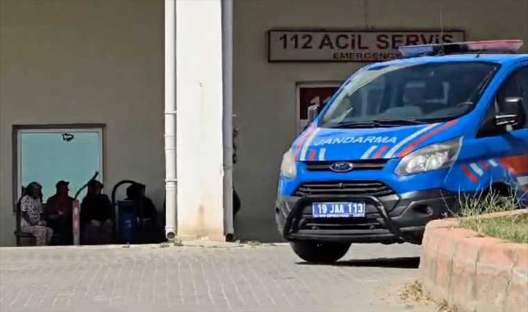 Çorum’da emekli polisin silahla ateş ettiği bir kişi ile 2 oğlundan biri öldü