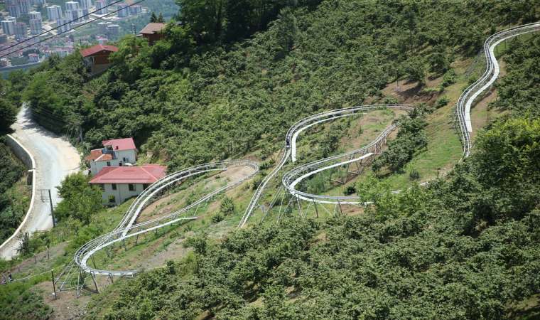 Ordu’da turistler dağ kızağı heyecanı yaşıyor