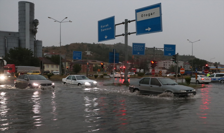 Samsun’da sağanak etkili oldu