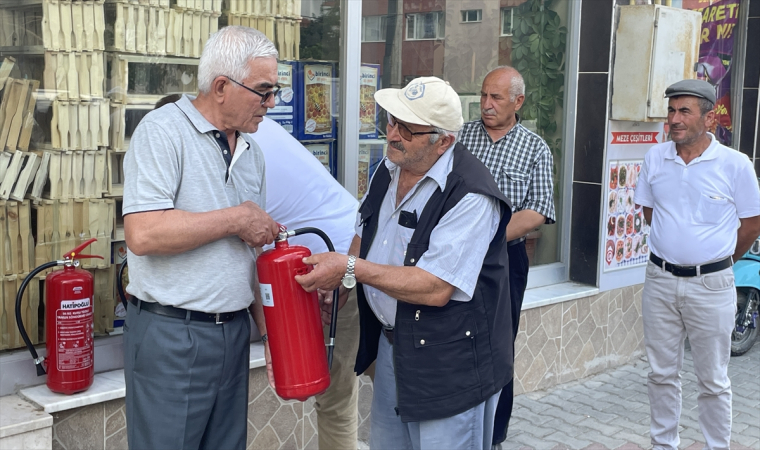 Bolu’da arı yetiştiricilerine yangın tüpü dağıtıldı