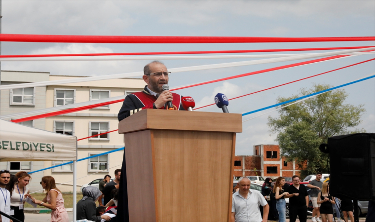 OMÜ Toplum Bilimleri fakültelerinde mezuniyet töreni düzenlendi