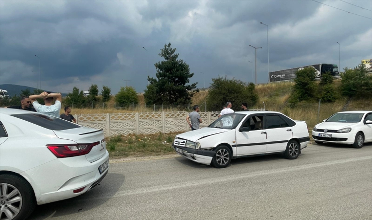 Otomobille polisten kaçan 2 şüpheli kovalamacayla yakalandı