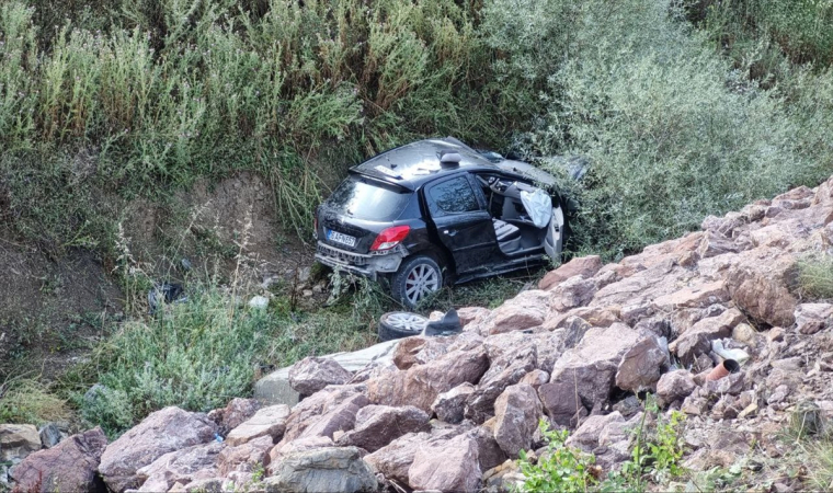 Çorum’da devrilen cipin sürücüsü öldü, 2 kişi yaralandı