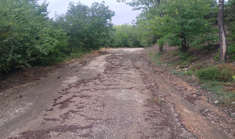 Mudurnu’da sağanak hayatı olumsuz etkiledi