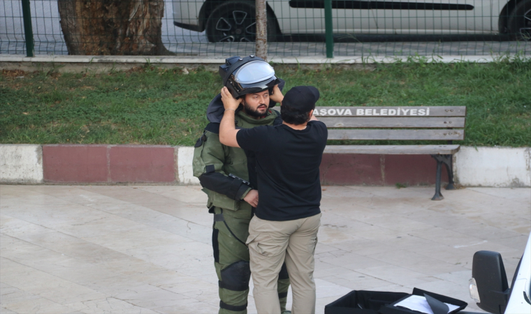 Amasya’da şüpheli çanta fünye ile patlatıldı