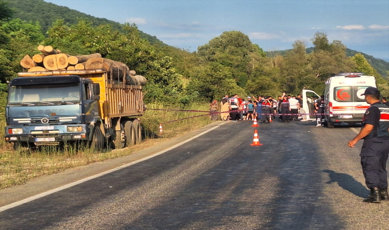 Zonguldak’ta kamyonun çarptığı elektrikli bisiklet sürücüsü öldü