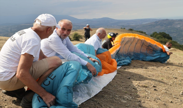 Yamaç Paraşütü Karadeniz Bölgesi Hedef Yarışması başladı