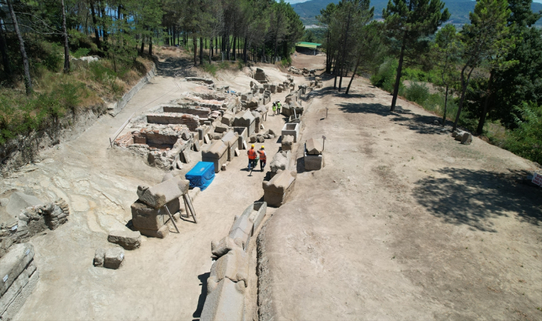 Roma dönemine ait nekropol alanı gün ışığına kavuşuyor