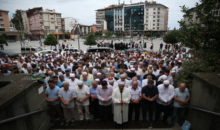 İsmail Heniyye için Bayburt, Artvin, Rize ve Trabzon’da gıyabi cenaze namazı kılındı