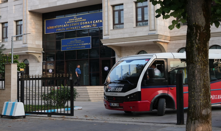 Otobüste unutulan içi para dolu çanta, şoför tarafından sahibine ulaştırıldı