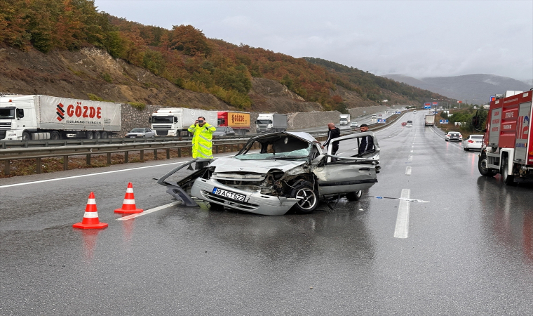 SamsunAnkara kara yolunda zincirleme trafik kazasında 3 kişi öldü, 6 kişi yaralandı