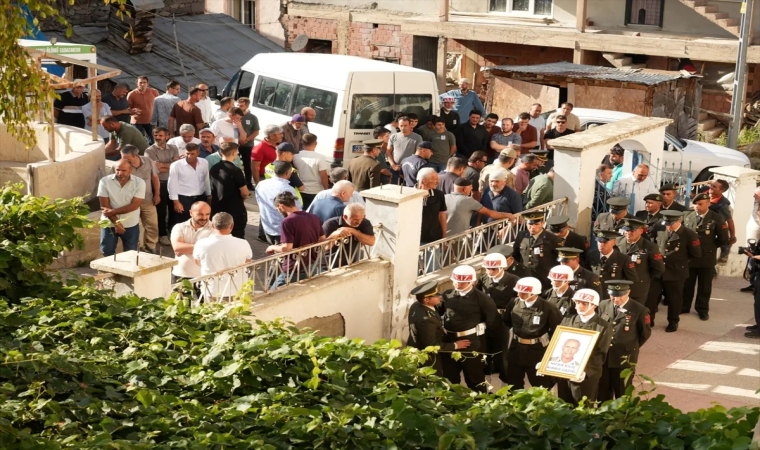 Bayburt’ta vefat eden Kıbrıs gazisi son yolculuğuna uğurlandı