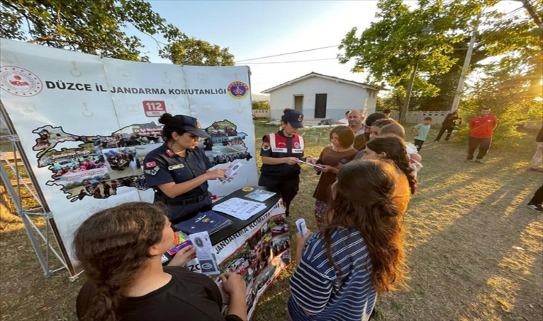 Düzce’de mevsimlik tarım işçileri KADES uygulamasıyla ilgili bilgilendirildi